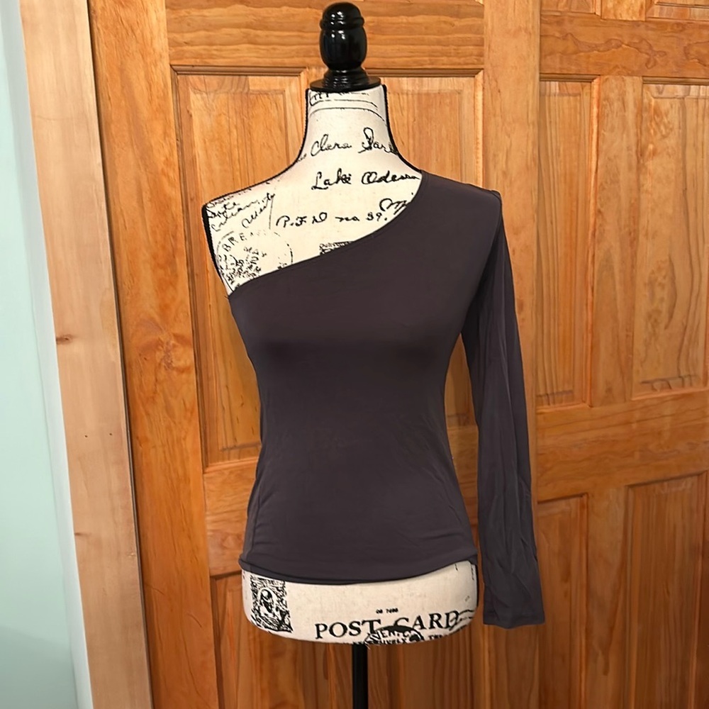 Enough about me… one shoulder gray top
